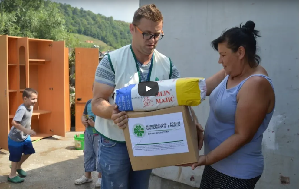 Pomoć za stanovništvo pogođeno poplavama u Simin Hanu, Tuzla