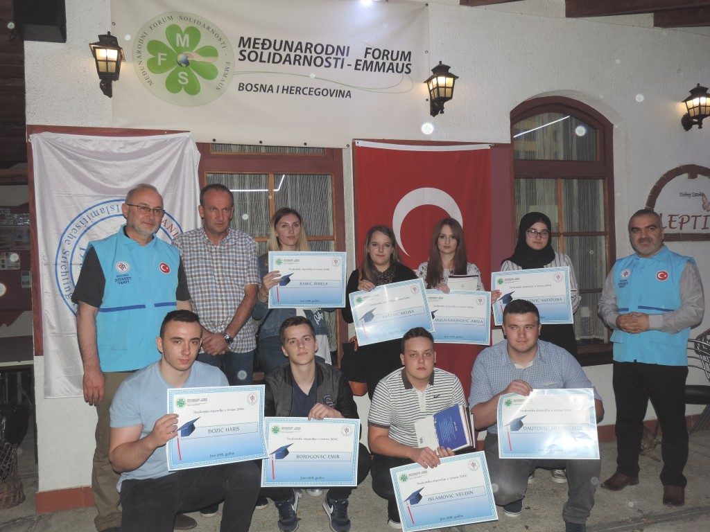 ELEVEN FATHERLESS CHILDREN RECEIVED SCHOLARSHIPS IN THE AMOUNT OF 500 €