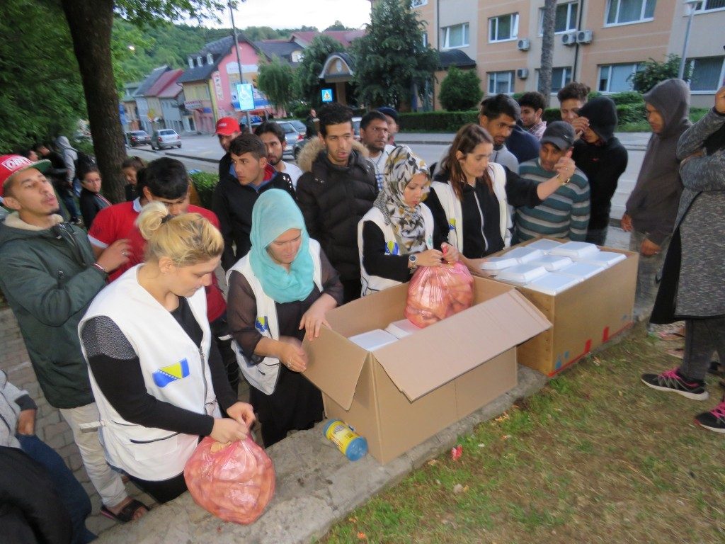 IFS-EMMAUS Has Shared 600 Iftar Meals for Migrants in Velika Kladusa and Sarajevo