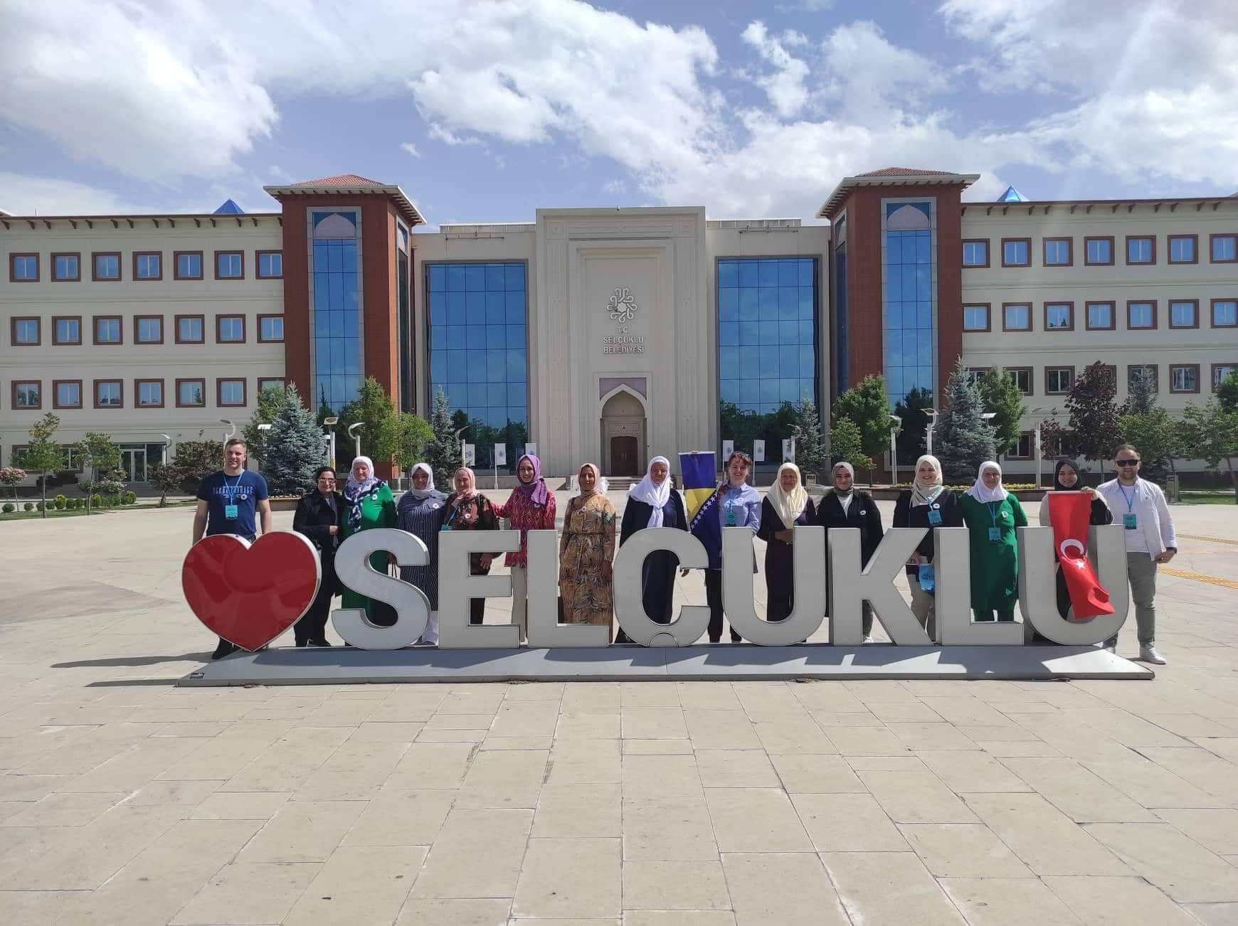 286031995_2034425926760925_3499912282040017432_n