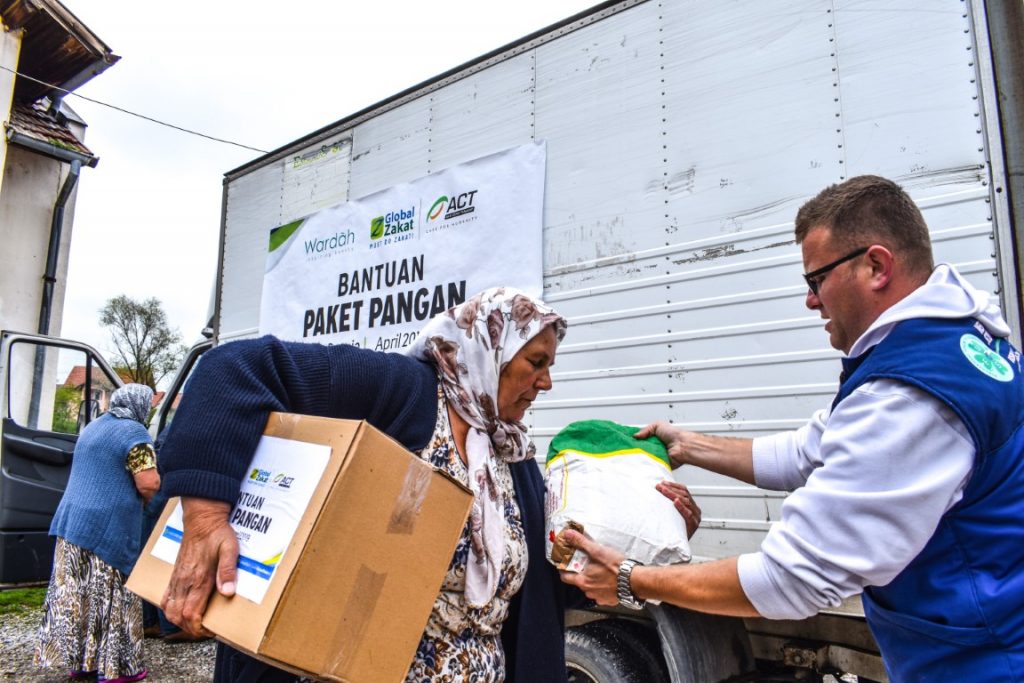 IFS-EMMAUS distributed pre-Ramadan packages in collective accommodation