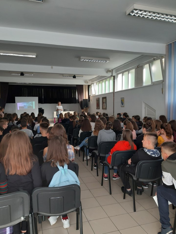 Presentations on MFS-EMMAUS were held in schools - MFS-EMMAUS
