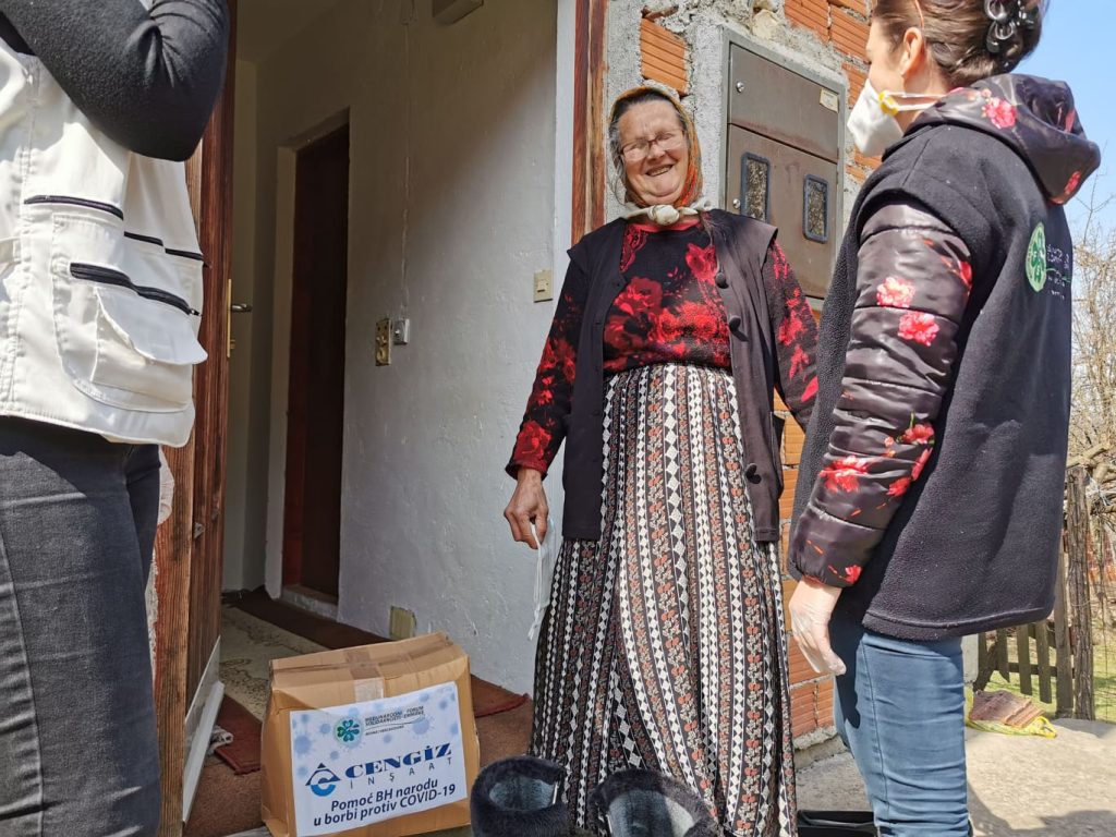 FLOUR AND FOOD PACKAGES FOR ALL BENEFICIARIES OF THE PROJECT 'LOVE FOR MOTHERS OF SREBRENICA'