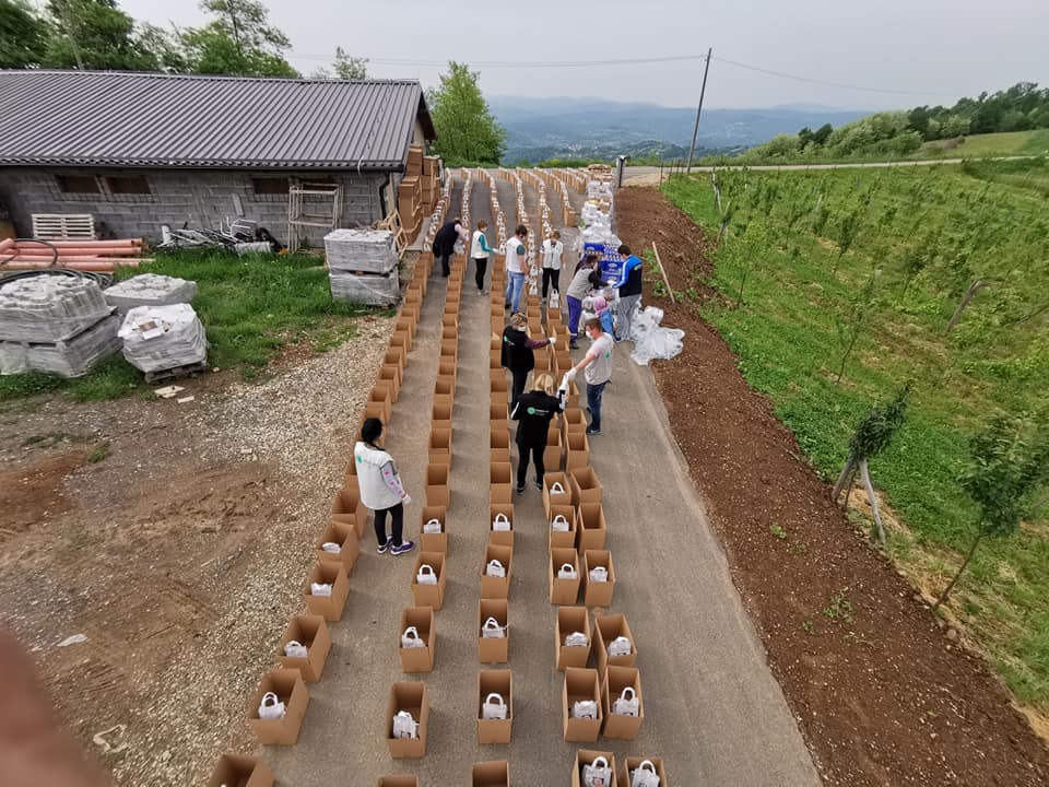 500 IFTARS AND 450 RAMADAN PACKAGES WERE DISTRIBUTED TO RETURNEE FAMILIES IN KAMENICA, NEAR ZVORNIK