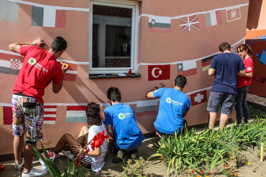 HEART OF HAND AND SHOVEL 15th EMMAUS INTERNATIONAL YOUTH WORKING CAMP IN POTOČARI-SREBRENICA