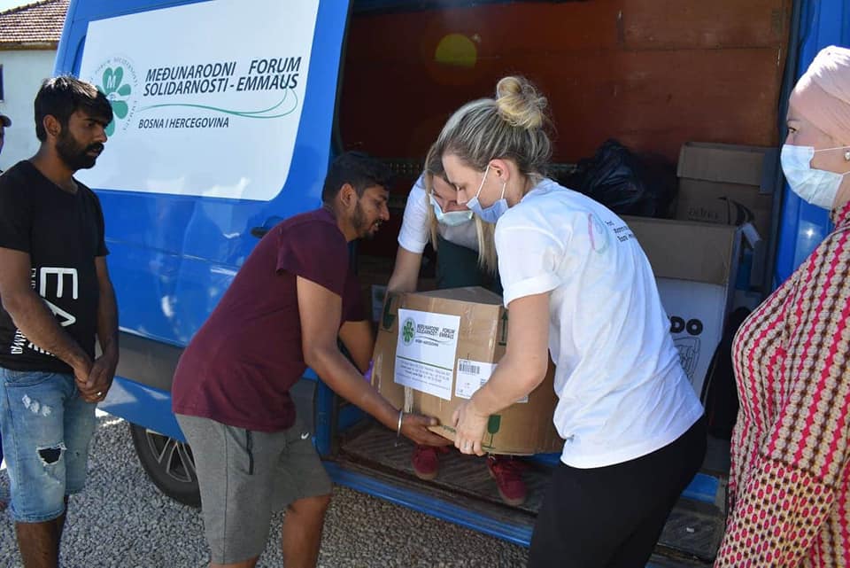 DISTRIBUTED ASSISTANCE IN VELIKA KLADUŠA FOR MIGRANTS WHO ARE SPENDING DAYS UNDER THE OPEN SKY AND WITHOUT BASIC NEEDS OF LIVING THINGS