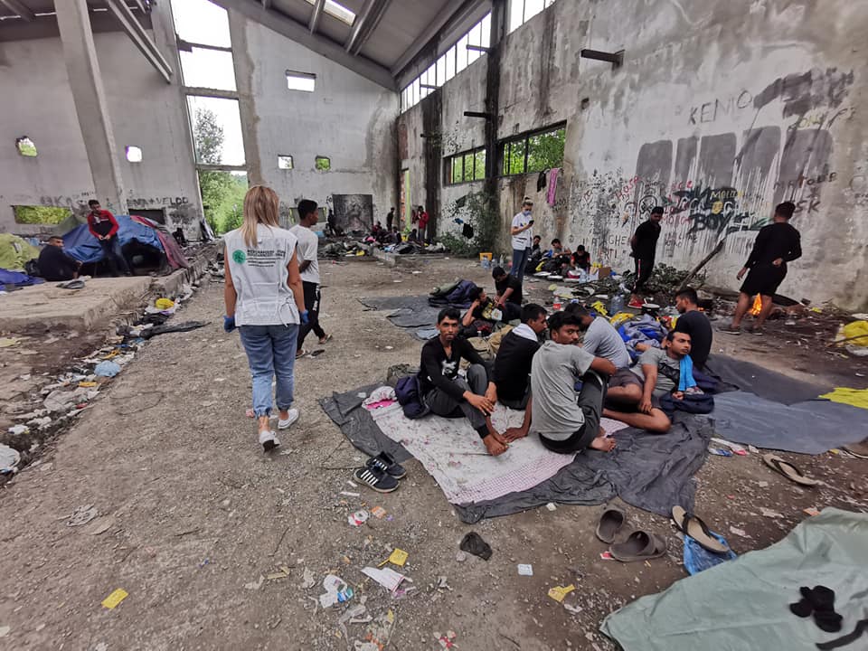 IFS-EMMAUS: DISTRIBUTED FOOD AND A LARGE NUMBER OF BACKPACKS, SLEEPING BAGS AND OTHER NECESSITIES FOR 500 MIGRANTS IN VELIKA KLADUŠA