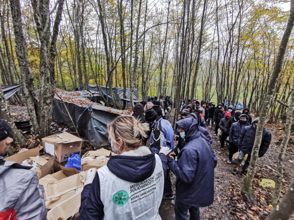 IFS-EMMAUS: FOOD, CLOTHES, FOOTWEAR AND HYGIENE PACKAGES FOR IMMIGRANTS IN VELIKA KLADUŠA