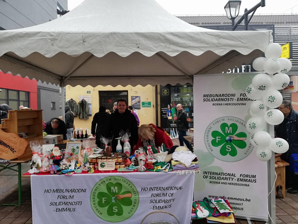 49008937_380959672473719_208022849741389824_n (Medium)