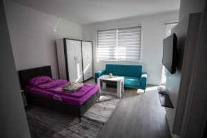 AA-20221023-29231465-29231455-BIH_U_POTOCARIMA_OTVOREN_DOM_ZA_MAJKE_SREBRENICE_HATIDZA_MEHMEDOVIC