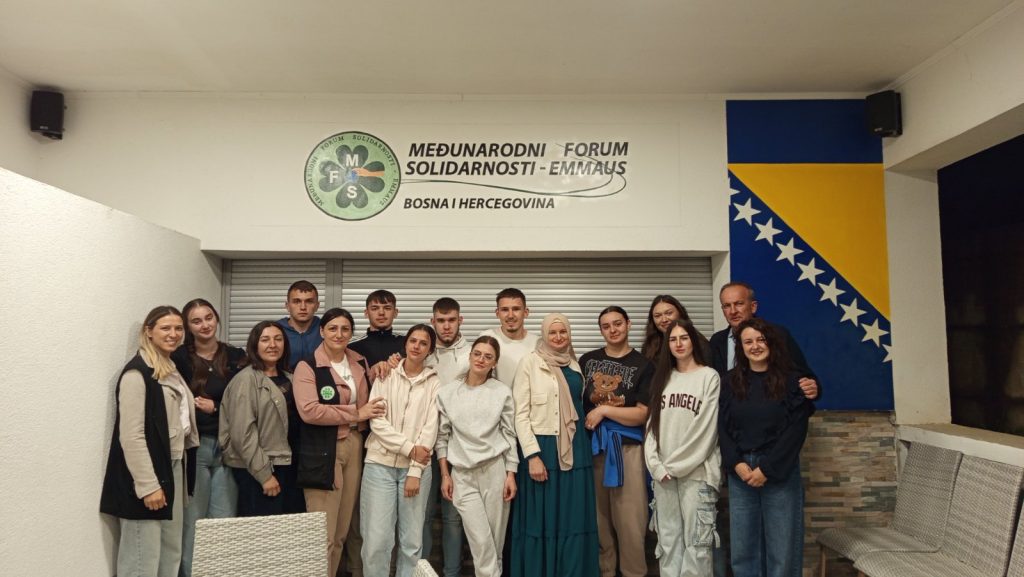 𝙀𝙢𝙤𝙩𝙞𝙫𝙣𝙞 𝙞𝙨𝙥𝙧𝙖ć𝙖𝙟 𝙢𝙖𝙩𝙪𝙧𝙖𝙣𝙖𝙩𝙖 𝙄𝙣𝙩𝙚𝙧𝙣𝙖𝙩𝙨𝙠𝙤𝙜 𝙨𝙢𝙟𝙚š𝙩𝙖𝙟𝙖 𝙪 𝙋𝙤𝙩𝙤č𝙖𝙧𝙞𝙢𝙖